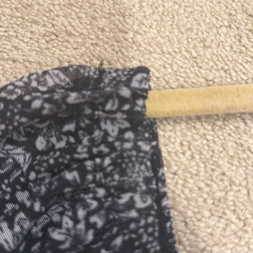 Anthropologie floral black and white blouse in great condition! - Picture 6 of 10